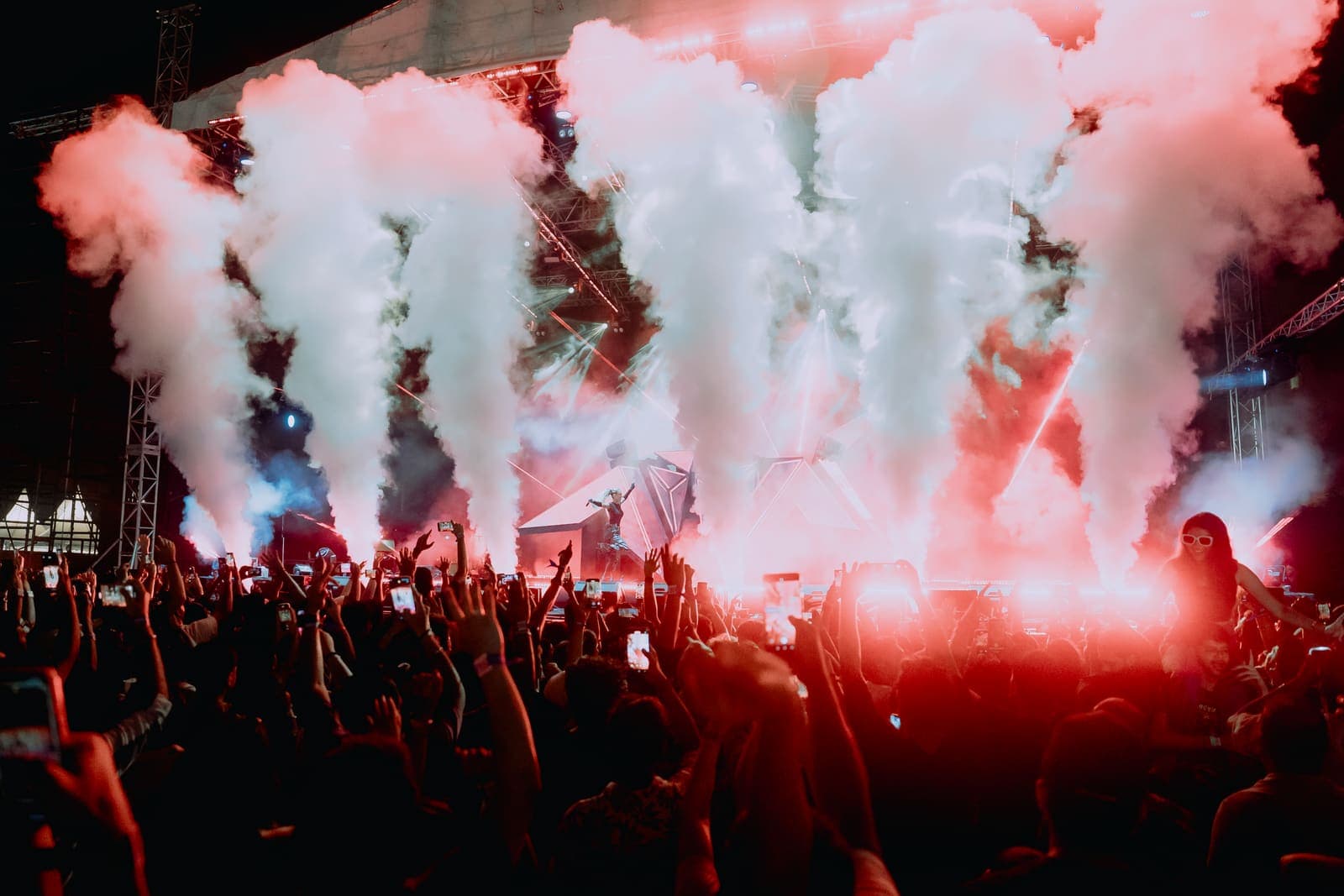 Festival crowd under cryo cannons